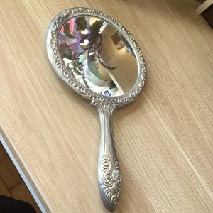 Hand mirror